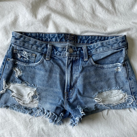 Abercrombie & Fitch Pants - Women’s Abercrombie Denim Shorts (mid-wash)